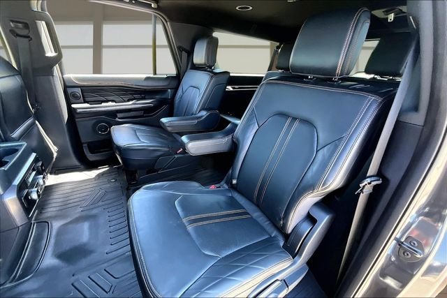 Used 2022  Ford Platinum image 26