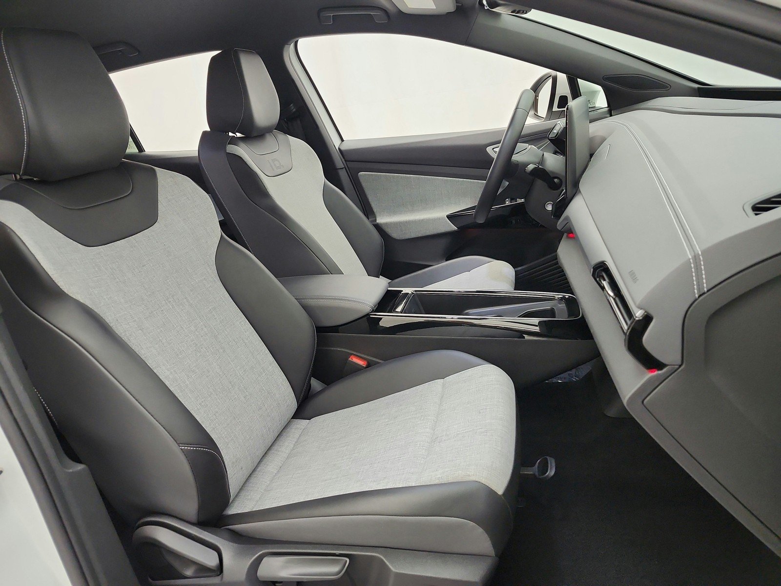 Used 2023 Pure White Volkswagen Pro image 18