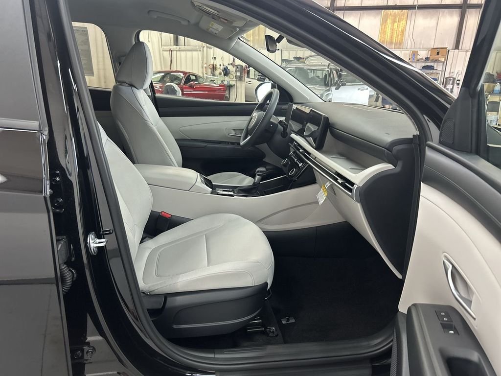 New 2026 Phantom Black Hyundai SEL AWD image 18