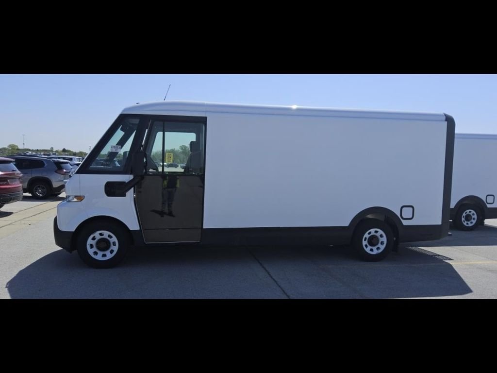 Used 2024 Oyster White BrightDrop EJY image 9