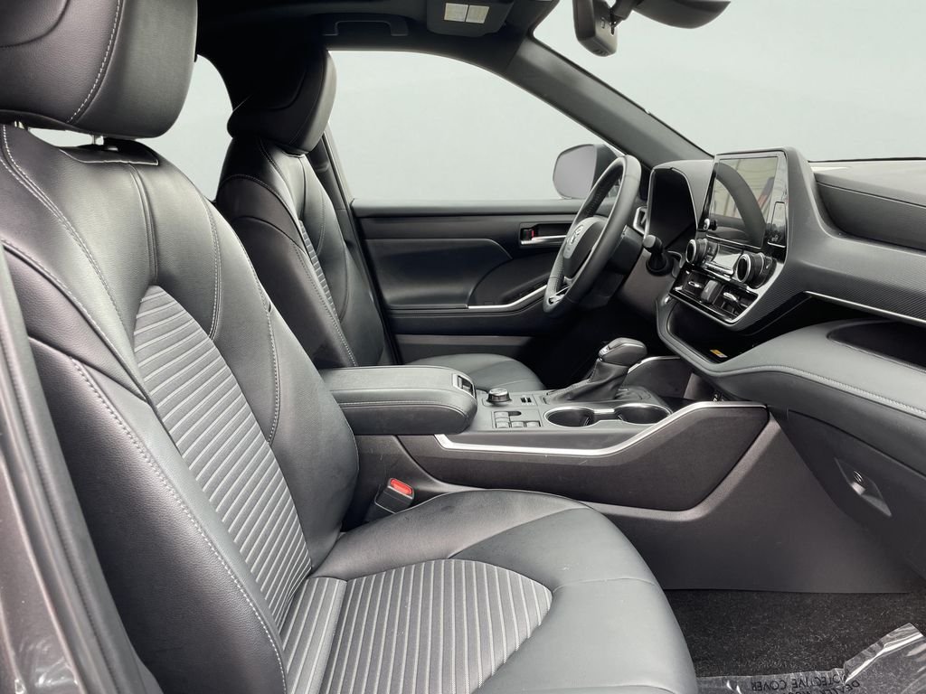 Used 2025 Gray Toyota XSE image 13