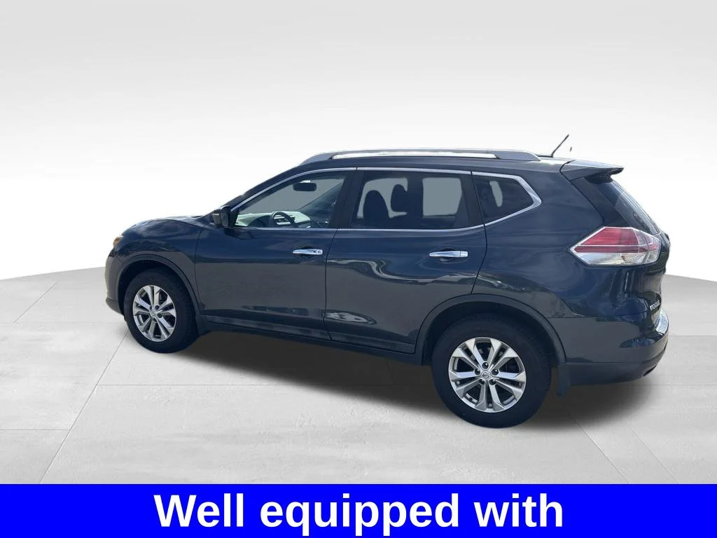 Used 2016 Blue Nissan SV image 3