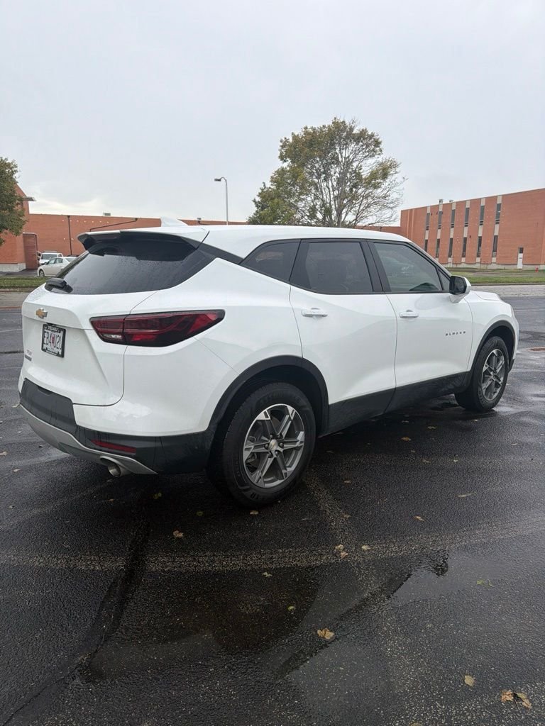Used 2023 Summit White Chevrolet LT image 5
