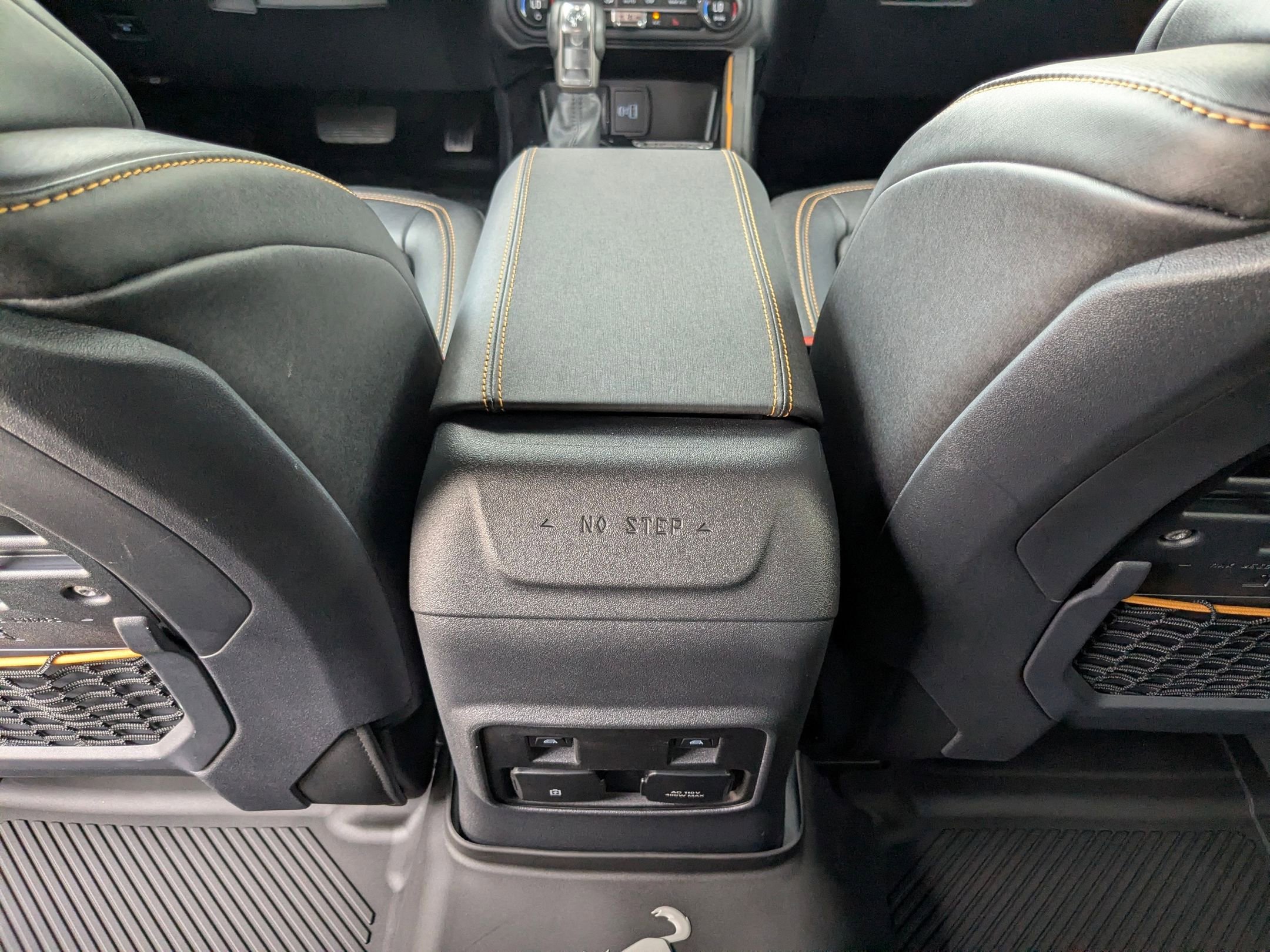 Used 2024 Gray Metallic Ford Badlands image 25