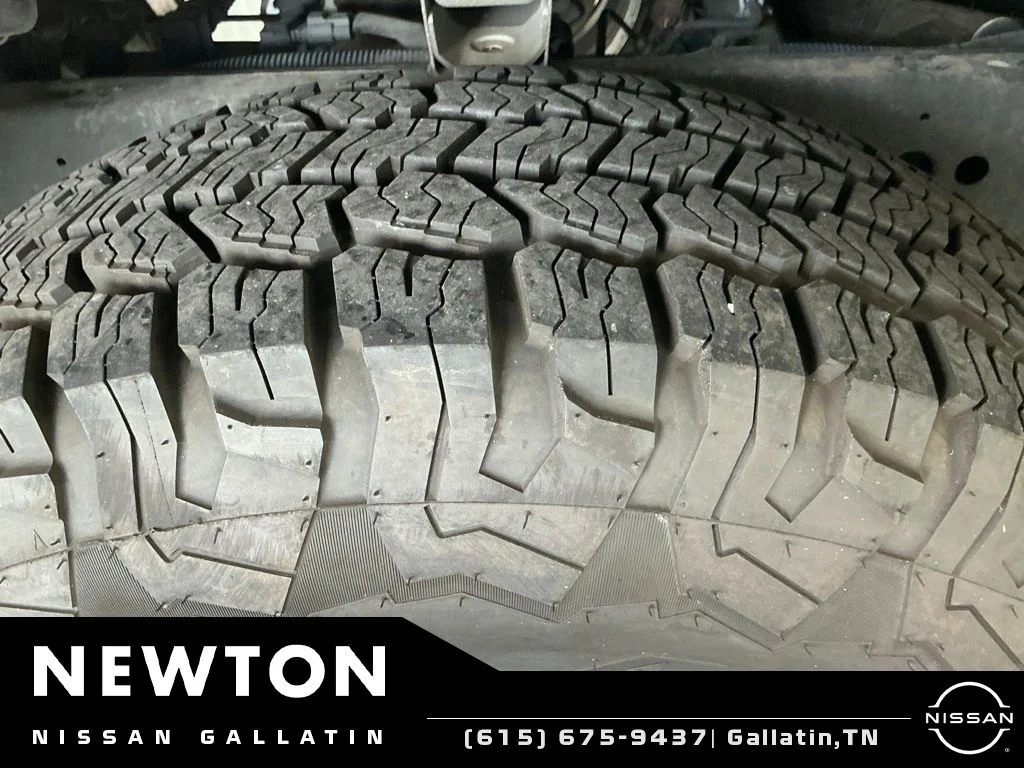Used 2022 White Nissan S image 7