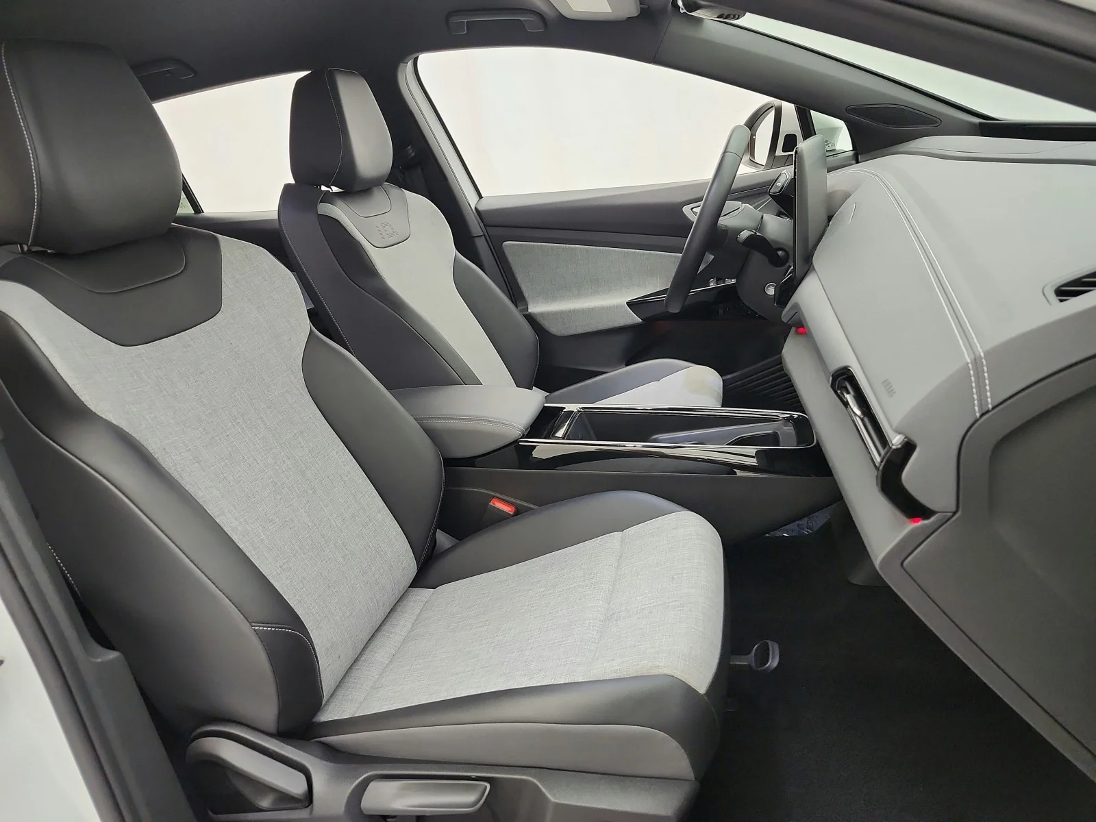 Used 2023 Pure White Volkswagen Pro image 18
