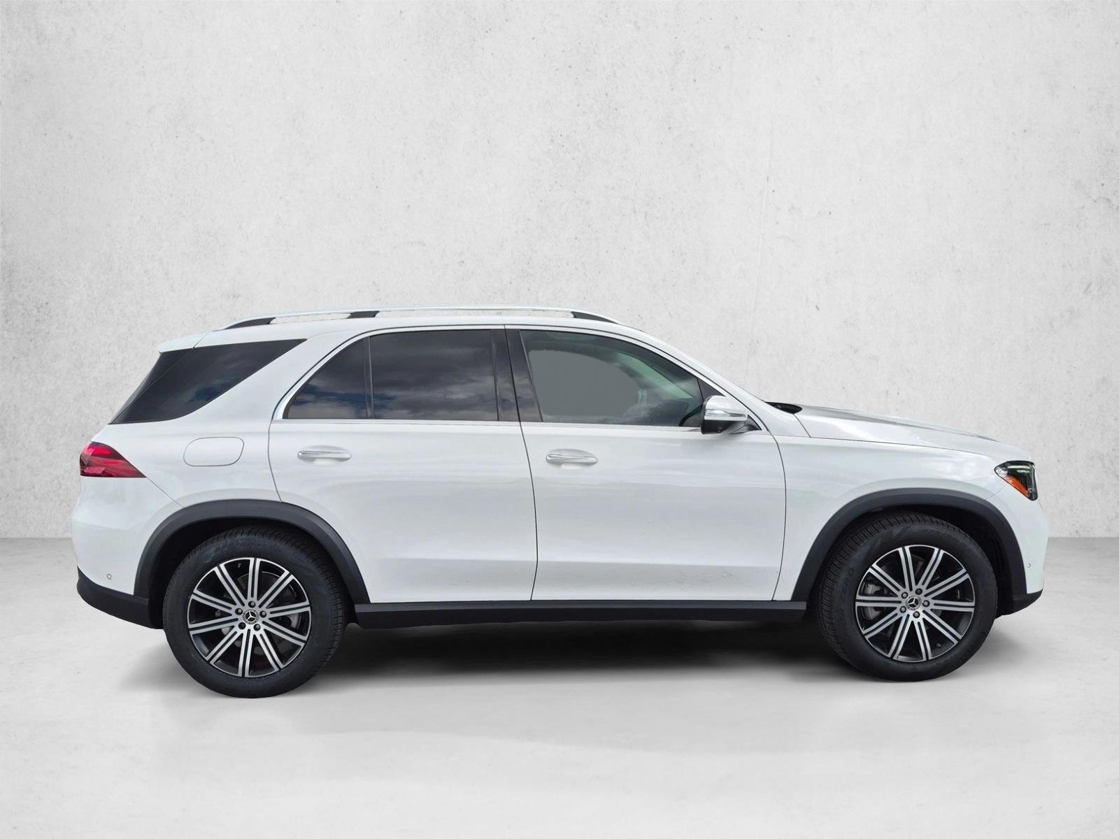 Certified Used 2024 Polar White Mercedes-Benz GLE 450 image 4