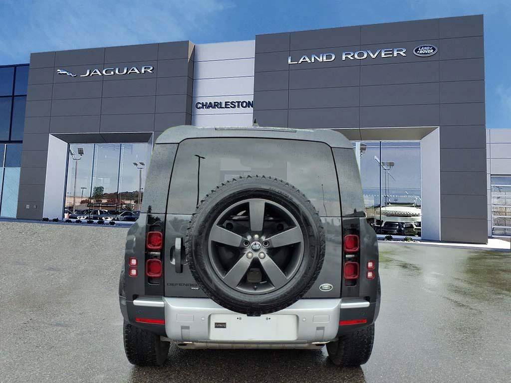 Certified Used 2023 Carpathian Grey Premium Metallic Land Rover SE image 4