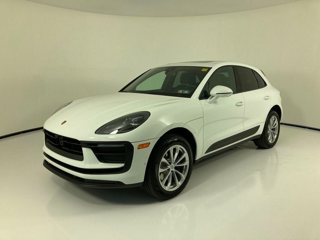 2022 Porsche Macan Base