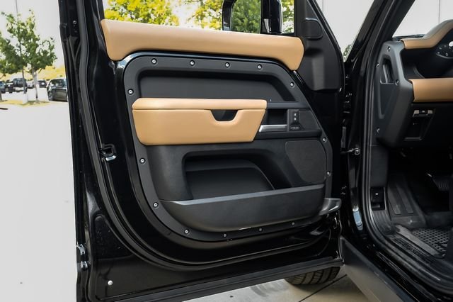 New 2026 Santorini Black Land Rover X-Dynamic SE image 56