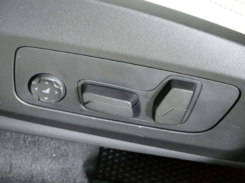 Used 2026 Cape York Green Metallic BMW xDrive28i image 38