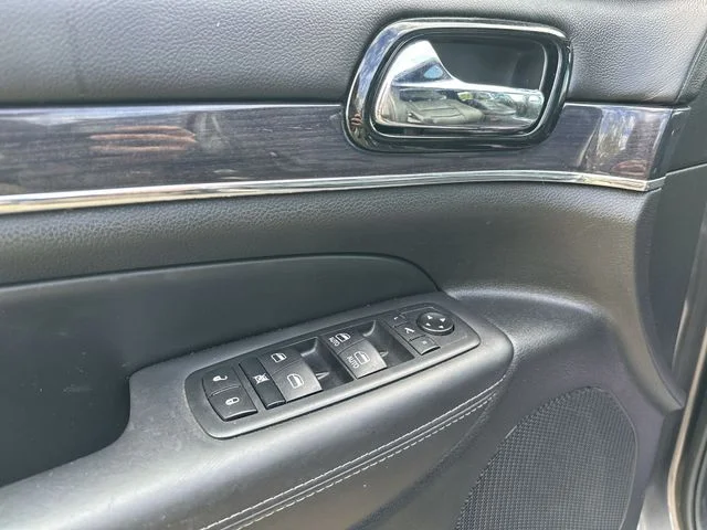 Used 2020 Gray Jeep Overland image 17