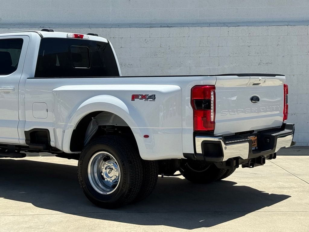 New 2026 Oxford White Ford F-350® Lariat® image 5
