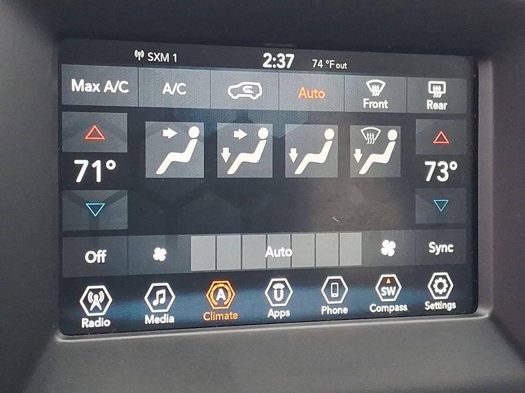 Used 2019 Black Jeep Latitude image 18