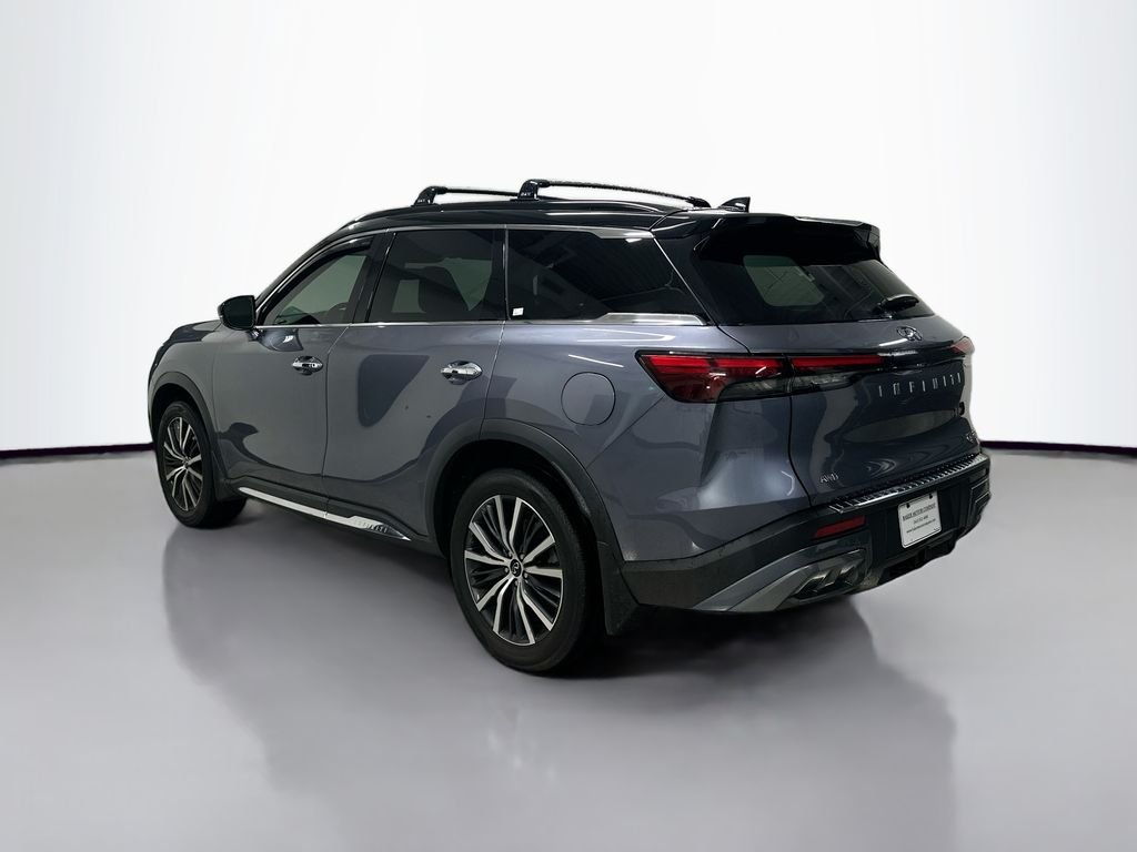 Used 2023 Blue INFINITI Autograph image 3