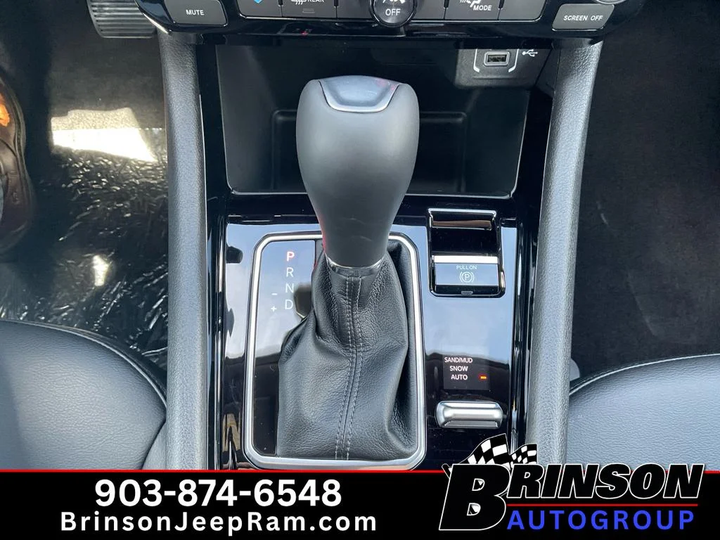 New 2026 Bright White Clearcoat Jeep Latitude Altitude image 18