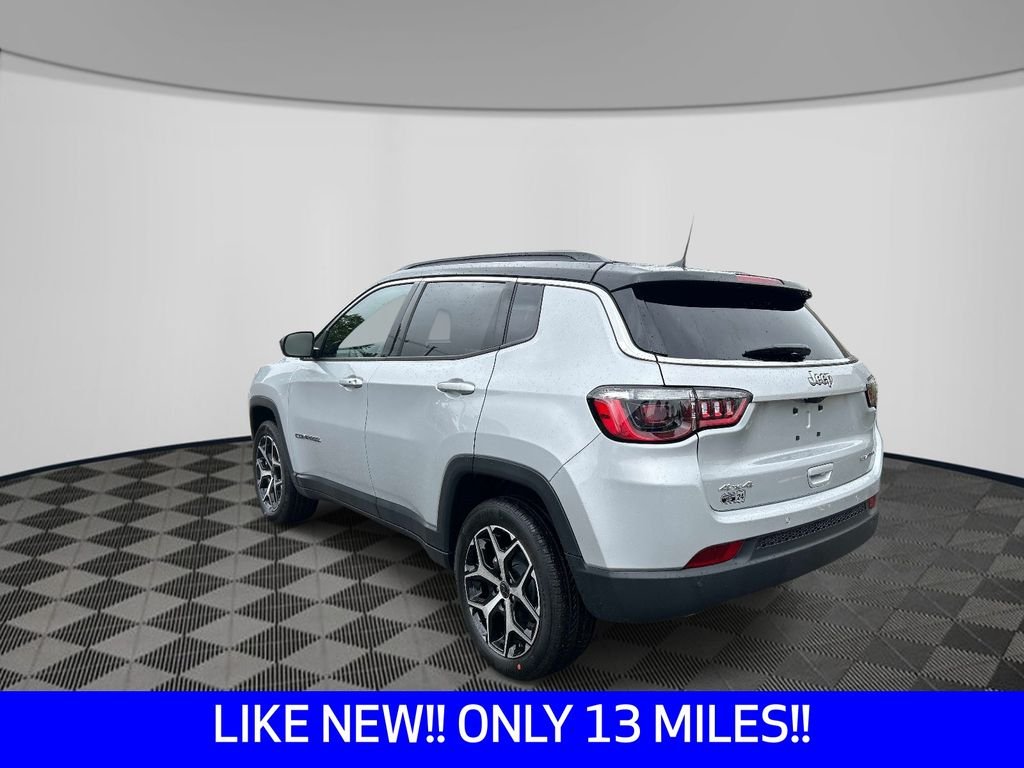 Used 2026 Silver Jeep Limited image 3
