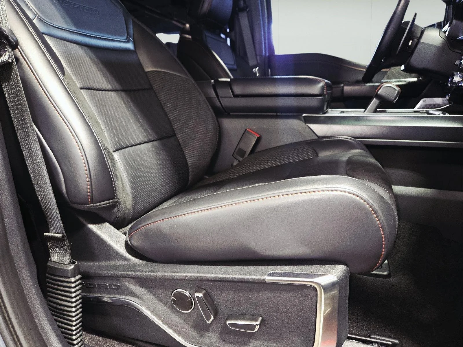 Used 2025 Carbonized Gray Ford Raptor image 69