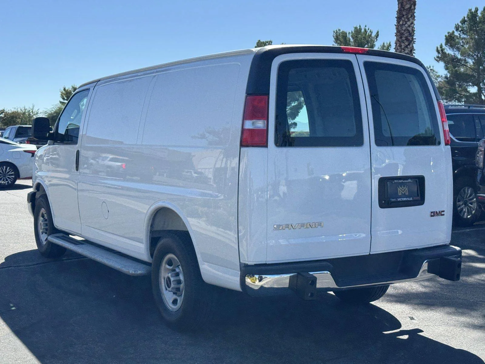 Used 2025 Summit White GMC Work Van image 4