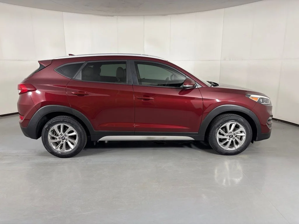 Used 2018 Red Hyundai SEL Plus image 9