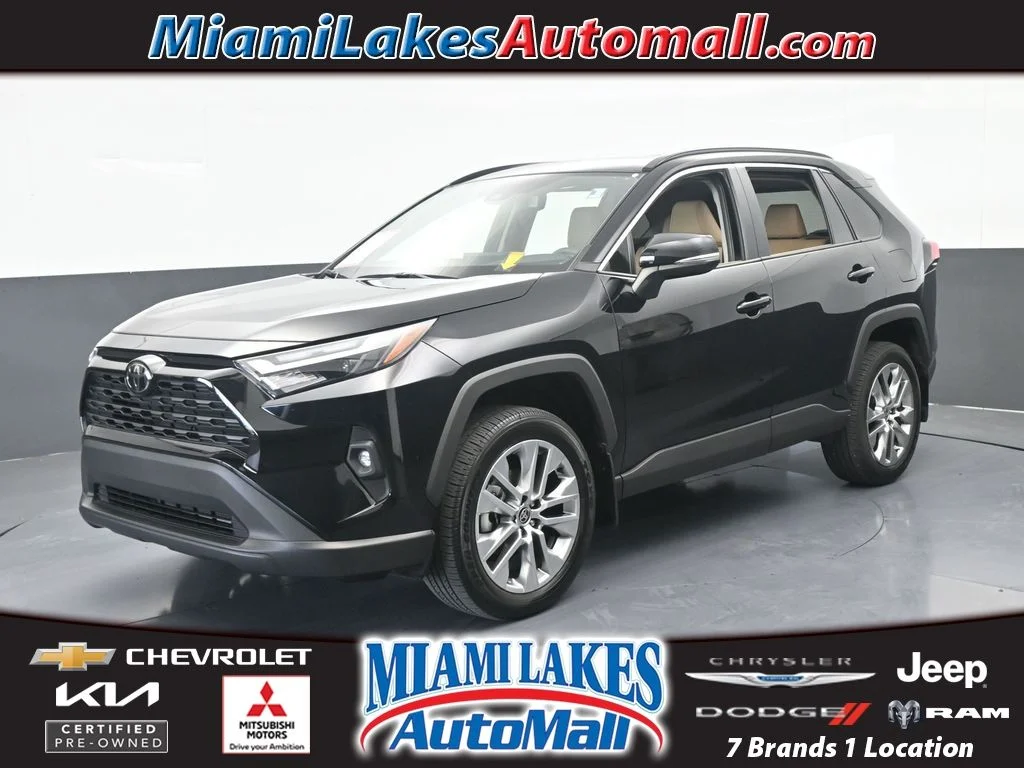 Used 2025 Midnight Black Metallic Toyota XLE Premium image 1