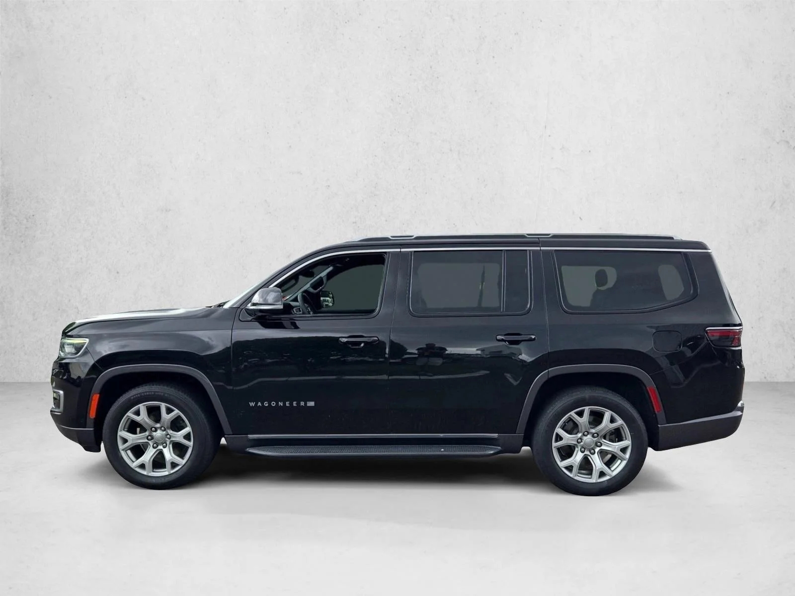 Used 2022 Diamond Black Crystal Pearlcoat Jeep Series II image 9