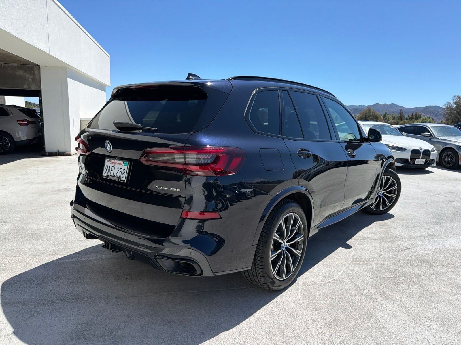 Certified Used 2022 Carbon Black Metallic BMW xDrive45e image 4