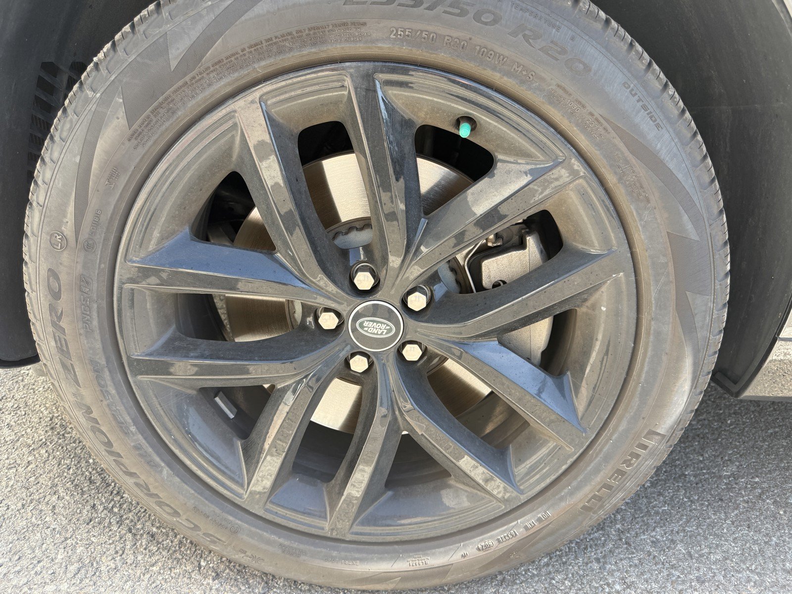 Used 2026 Carpathian Grey Premium Metallic Land Rover Dynamic SE image 25