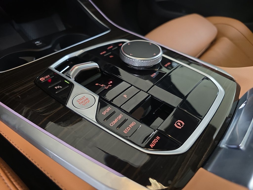 Used 2024 Black Sapphire Metallic BMW sDrive40i image 26