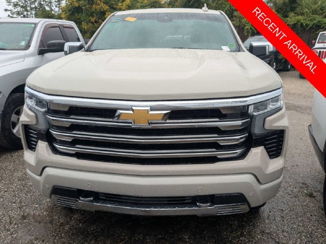 Used 2026 White Chevrolet High Country image 3