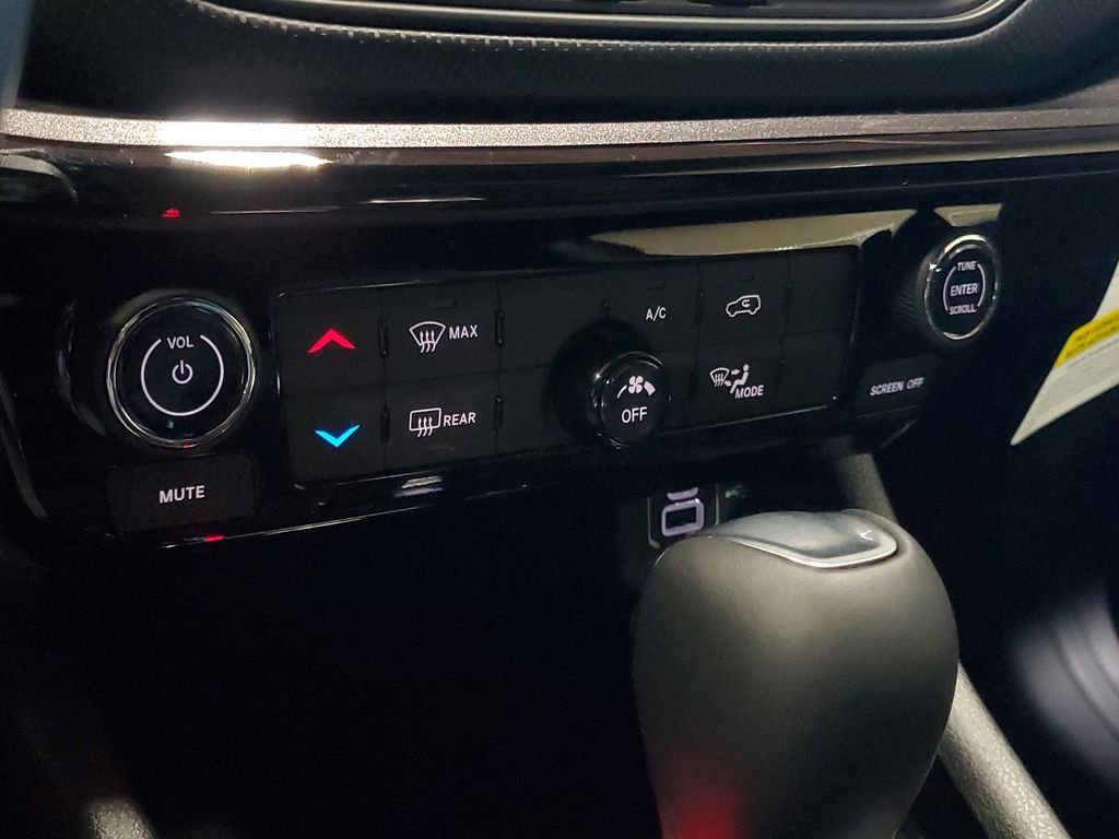 New 2026 Joose (DISC) Jeep Latitude image 28