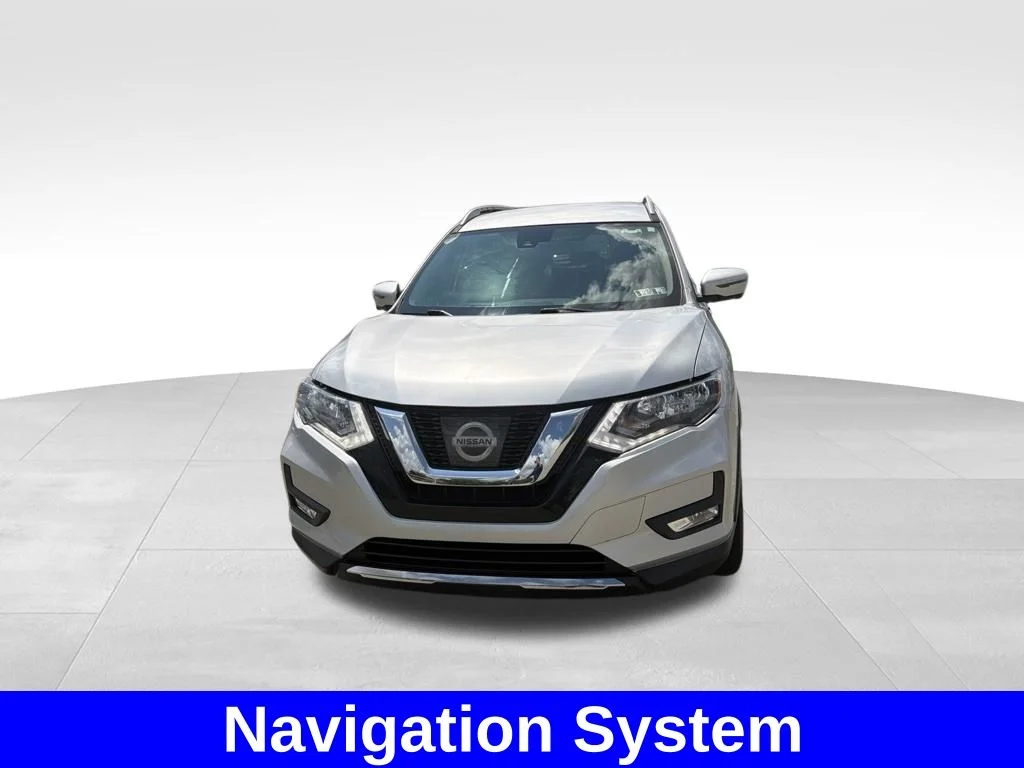 Used 2017 Silver Nissan SL image 4