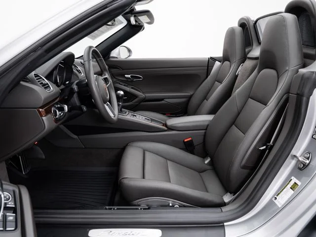 Certified Used 2017  Porsche S image 6
