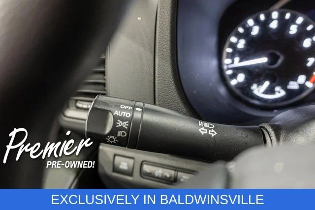 Used 2022 White Nissan S image 18