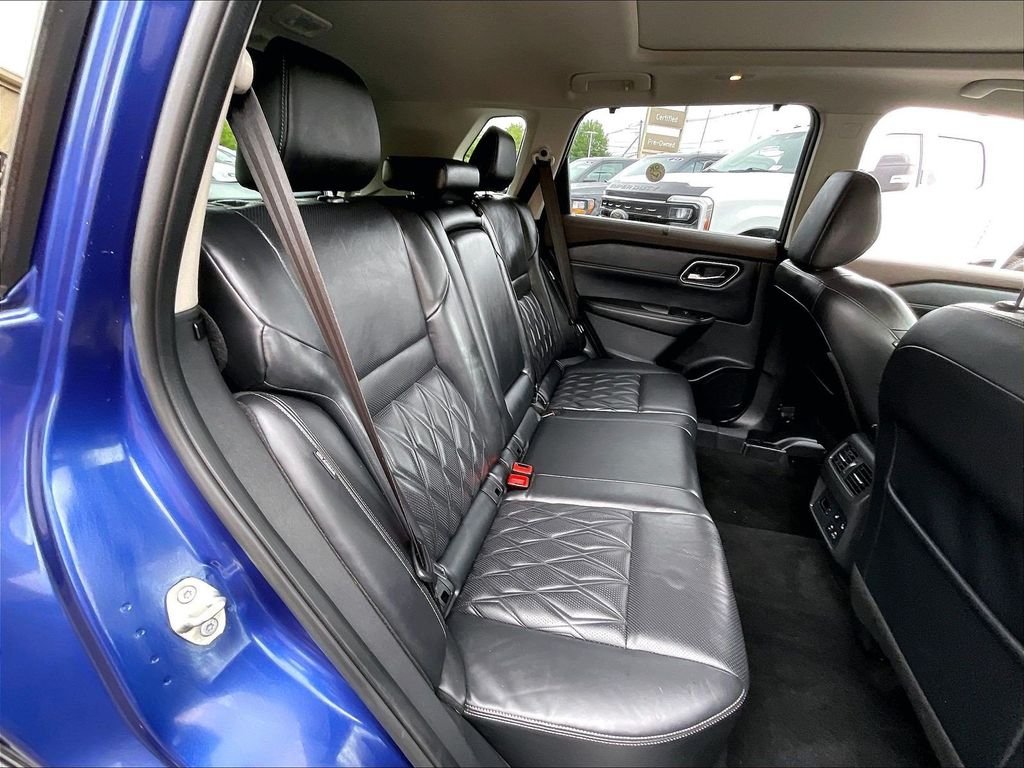Used 2021 Blue Nissan Platinum image 16