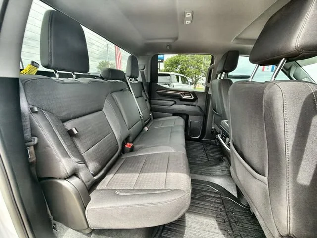 Used 2024 Summit White GMC Elevation image 26