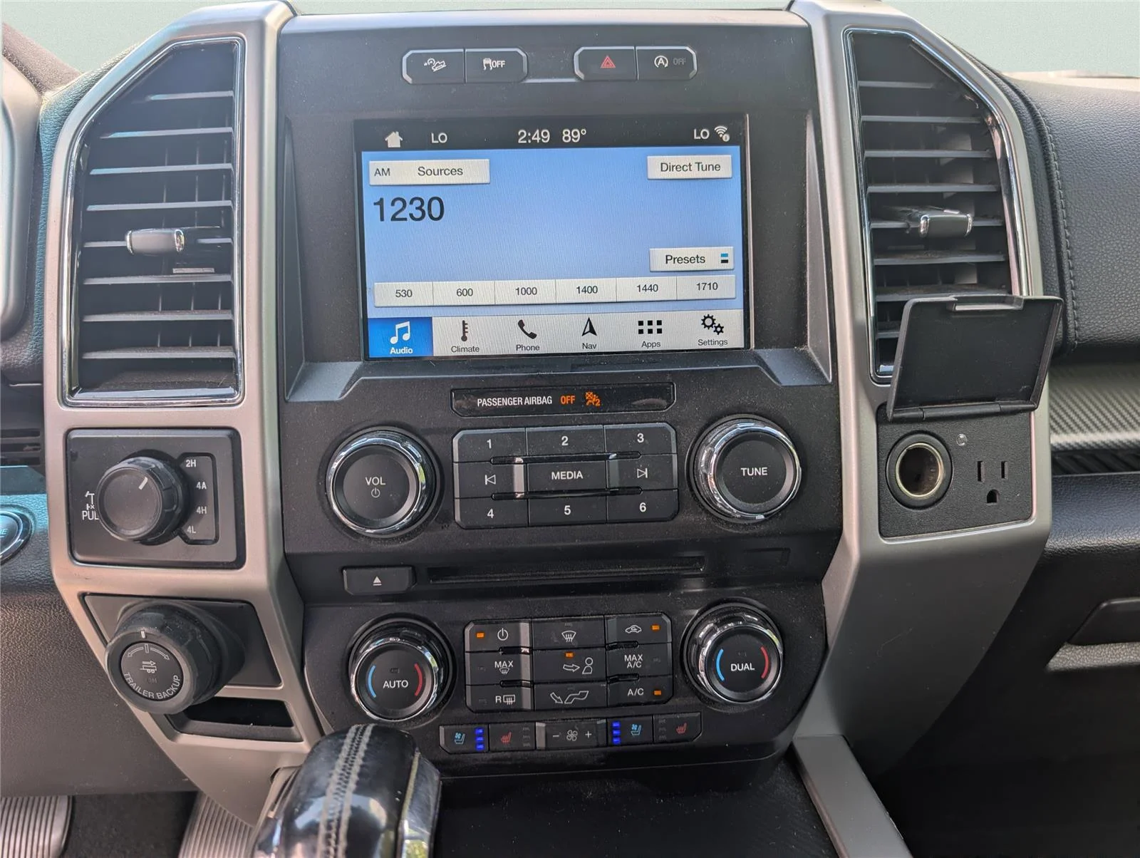 Used 2018 Oxford White Ford LARIAT image 42