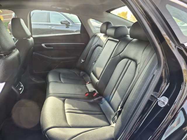 Used 2024 Black Hyundai Limited image 25