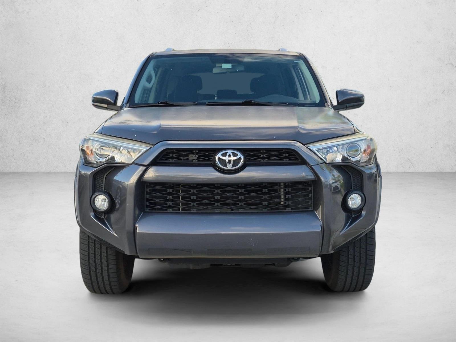 Used 2018 Magnetic Gray Metallic Toyota SR5 image 2