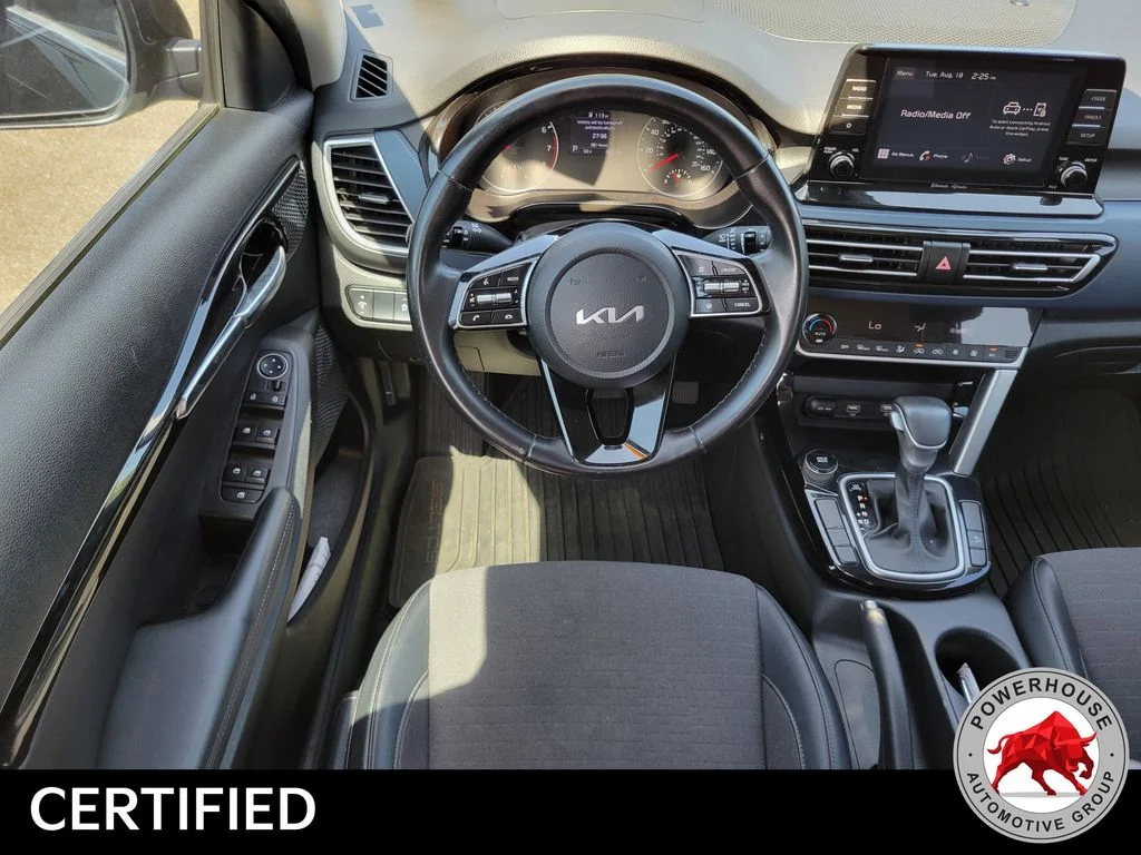Used 2023 Black Kia S image 18