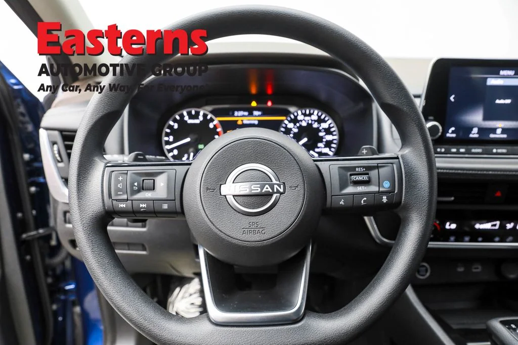 Used 2023 Blue Nissan SV image 10