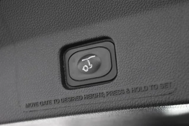 Used 2019 Gray Ford XLT image 15