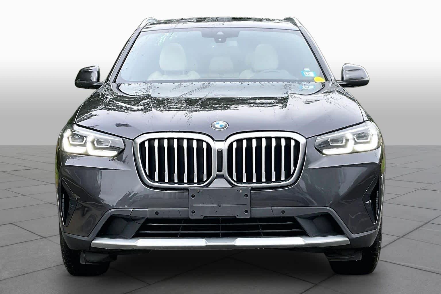 Used 2023 Dark Graphite Metallic BMW xDrive30i image 3