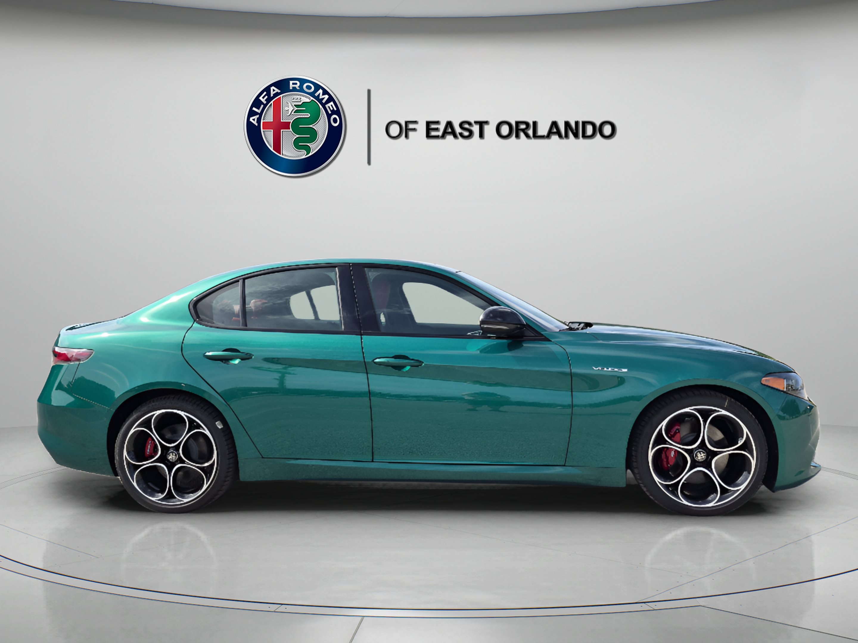 New 2026 Verde Fangio Metallic Alfa Romeo  image 8