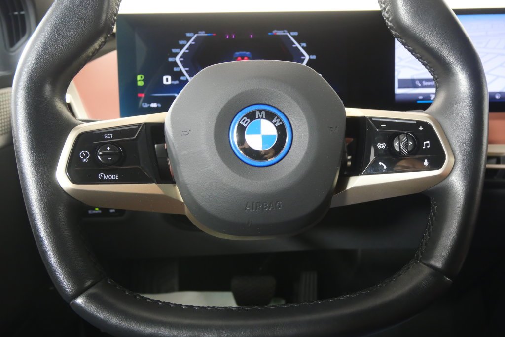 Certified Used 2024 Black Sapphire Metallic BMW M60 image 22