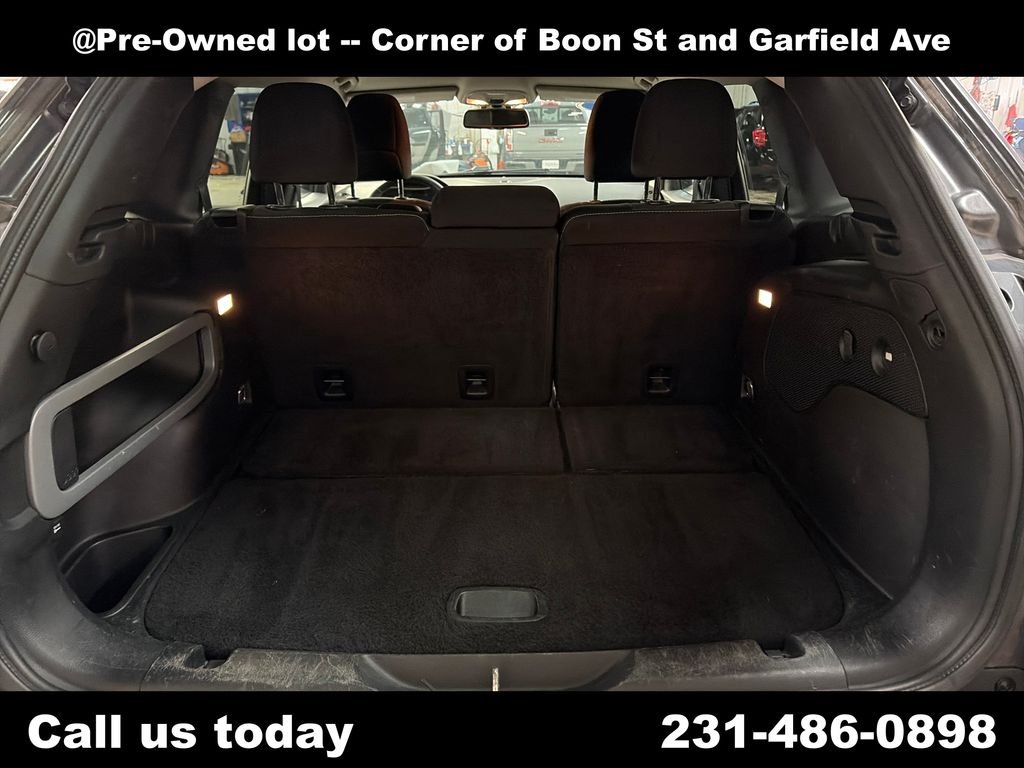 Used 2016 Gray Jeep Altitude image 22