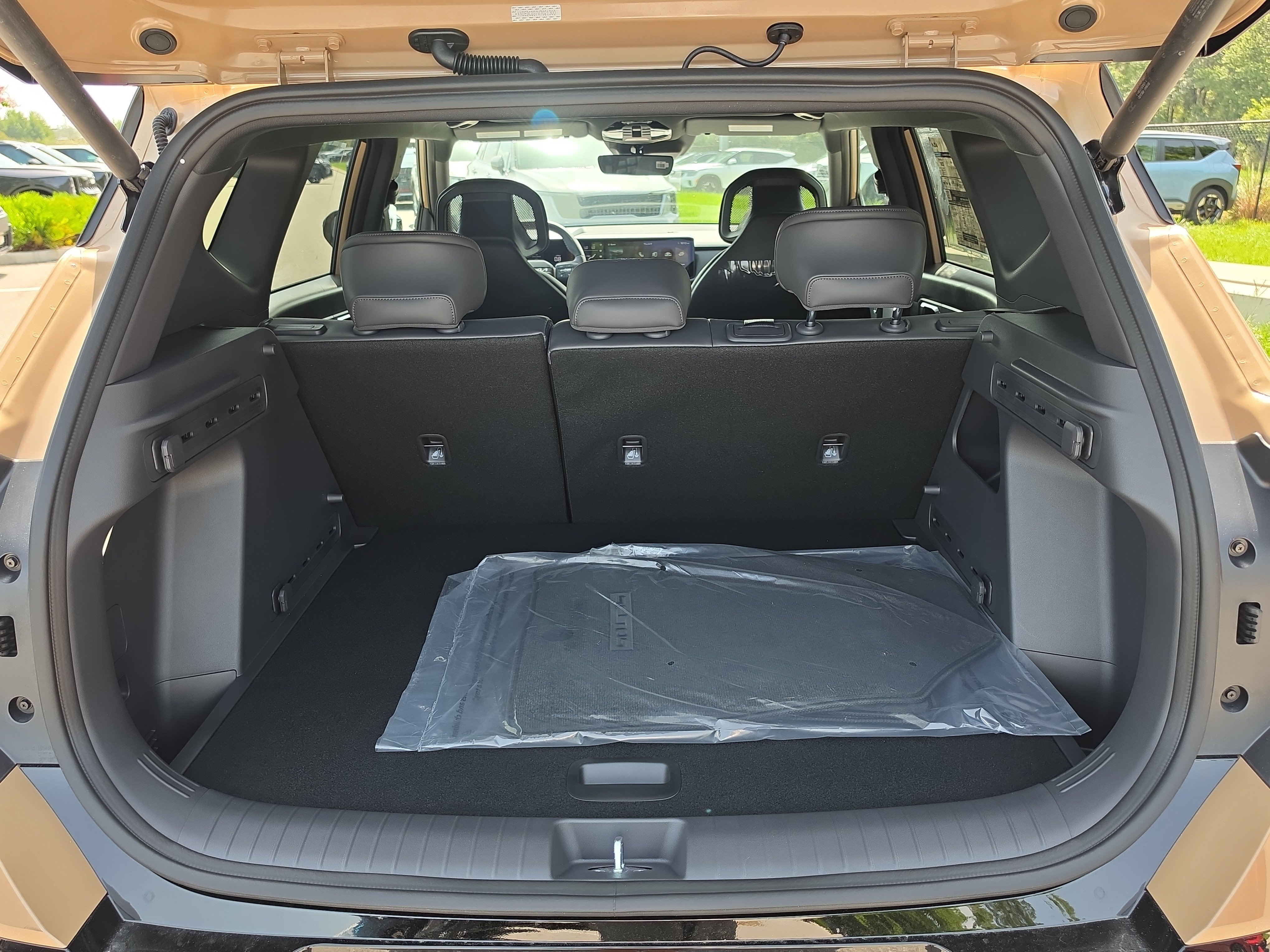 New 2027 Terrain Brown Kia X-Line S image 10