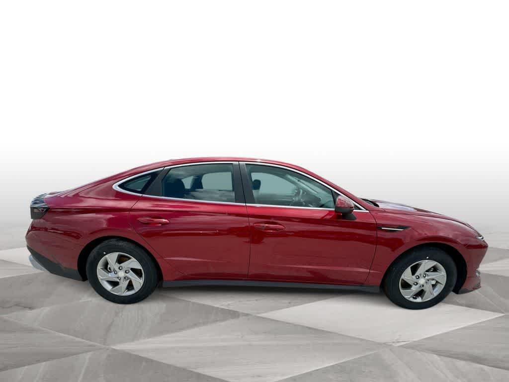 New 2026 Ultimate red Hyundai SE image 9