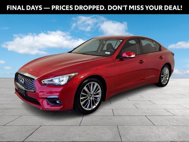 Used 2022 Red INFINITI LUXE image 4