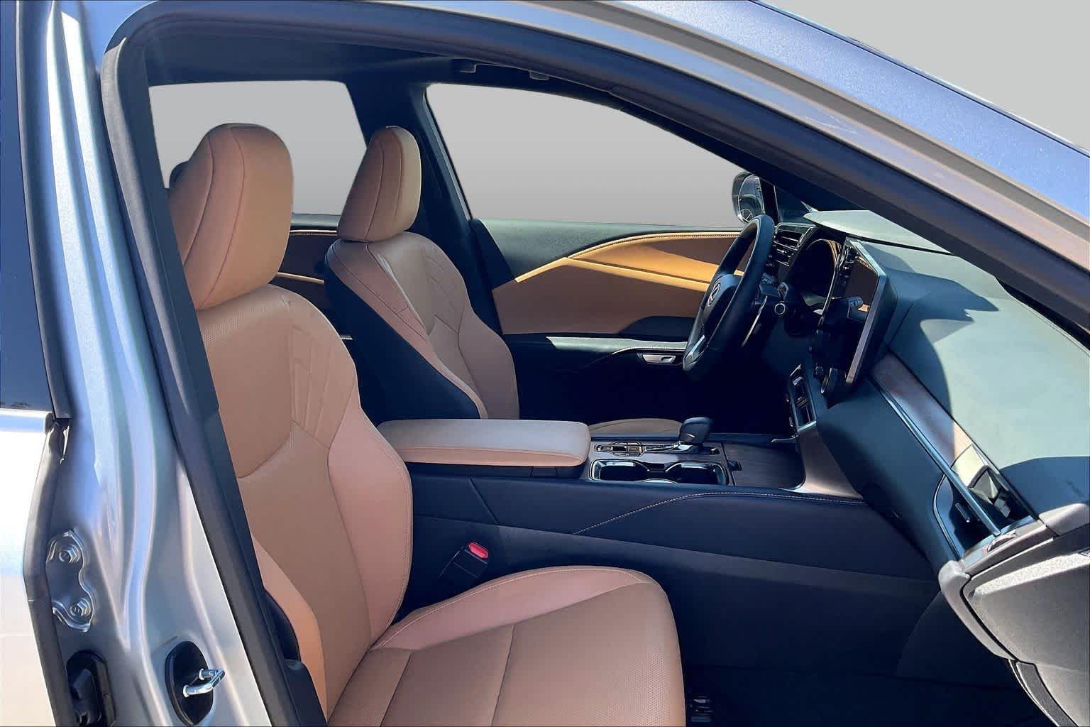 Used 2026 Iridium Lexus Premium image 9